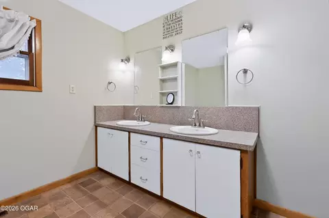 Bath - 611 S 2nd Street Jasper Mo 64755 St, Jasper, MO 64755 photo 3 of 4