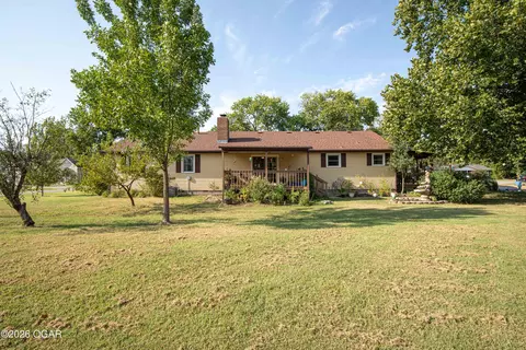 Exterior - 201 E 3rd Street Lamar Mo 64759 St, Lamar, MO 64759 photo 7 of 9