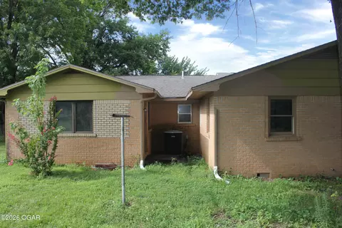 Exterior - 504 E Main Street Weir Ks 66781 St, Weir, KS 66781 photo 3 of 5