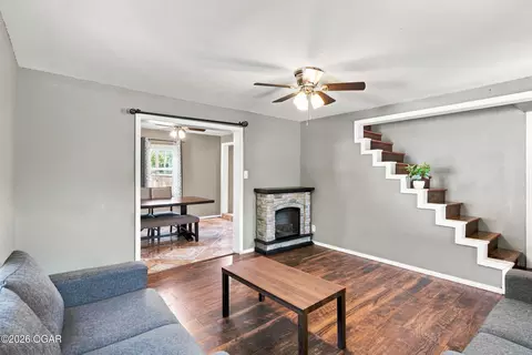Living - 514 E Scott Street Monett Mo 65708 St, Monett, MO 65708 photo 2 of 2