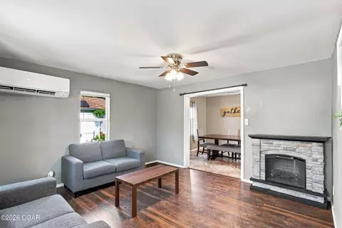 Living - 514 E Scott Street Monett Mo 65708 St, Monett, MO 65708 photo 1 of 2