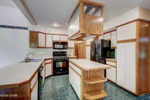 Kitchen - 312 Lakeview Lane Carl Junction Mo 64834 Ln, Carl Junction, MO 64834 photo 3 of 4