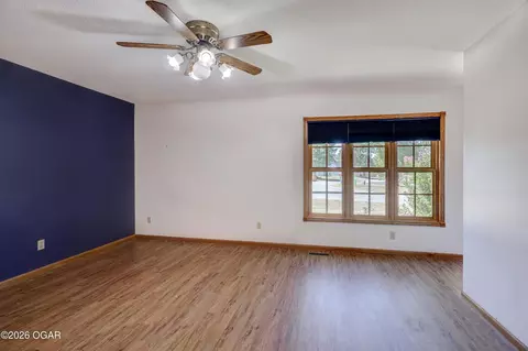 Living - 312 Lakeview Lane Carl Junction Mo 64834 Ln, Carl Junction, MO 64834 photo 4 of 5