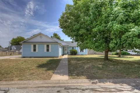 1945 Bluebird Drive Webb City Mo 64870 Dr, Webb City, MO 64870