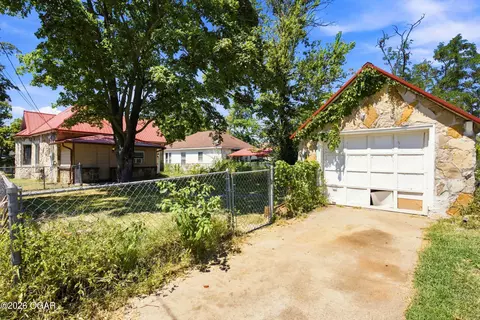 Exterior - 401 2nd Street Monett Mo 65708 St, Monett, MO 65708 photo 4 of 7