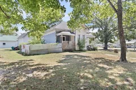 Exterior - 122 S First Street Jasper Mo 64755 St, Jasper, MO 64755 photo 3 of 4