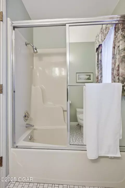 Bath - 202 Gardner Drive Lamar Mo 64759 Dr, Lamar, MO 64759 photo 6 of 9