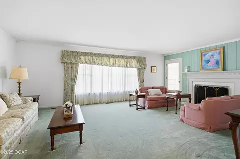 Living - 202 Gardner Drive Lamar Mo 64759 Dr, Lamar, MO 64759 photo 1 of 6