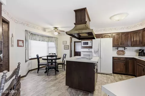 Kitchen - 202 Gardner Drive Lamar Mo 64759 Dr, Lamar, MO 64759 photo 2 of 5