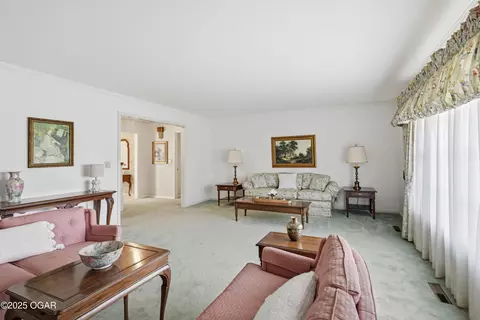 Living - 202 Gardner Drive Lamar Mo 64759 Dr, Lamar, MO 64759 photo 3 of 6