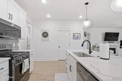 Kitchen - 1311 Foundry Drive Carthage Mo 64836 Dr, Carthage, MO 64836 photo 6 of 8