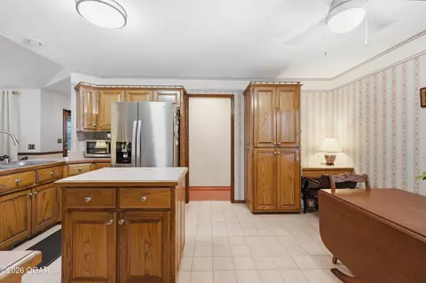 Kitchen - 2701 E Wickersham Road Joplin Mo 64801 Rd, Joplin, MO 64801 photo 2 of 4