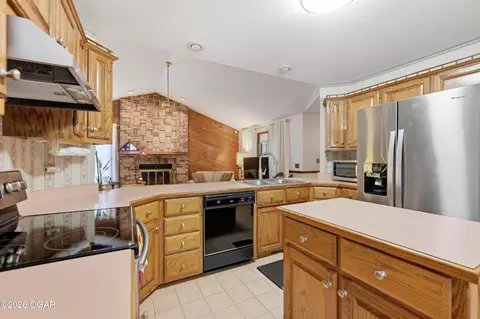 Kitchen - 2701 E Wickersham Road Joplin Mo 64801 Rd, Joplin, MO 64801 photo 4 of 4