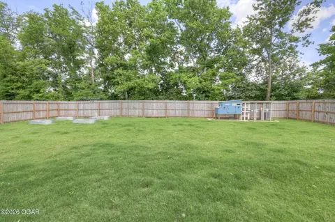 Exterior - 338 E Greystone Square Webb City Mo 64870 Sq, Webb City, MO 64870 photo 2 of 2