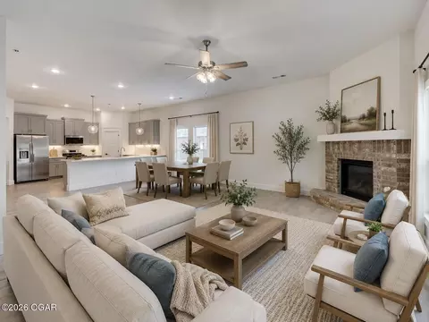 Living - 338 E Greystone Square Webb City Mo 64870 Sq, Webb City, MO 64870 photo 1 of 2