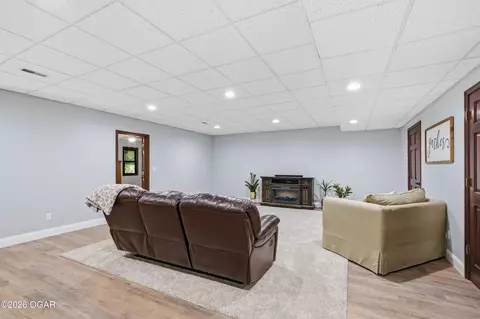 Living - 604 Split Rail Drive Joplin Mo 64801 Dr, Joplin, MO 64801 photo 4 of 5