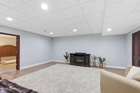 Living - 604 Split Rail Drive Joplin Mo 64801 Dr, Joplin, MO 64801 photo 5 of 5
