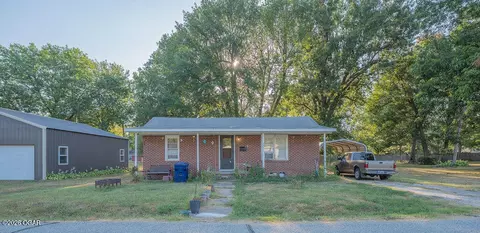 207 N Highland Avenue Columbus Ks 66725 Ave, Columbus, KS 66725