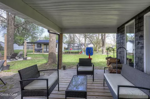 Exterior - 200 Maple Street Lamar Mo 64759 St, Lamar, MO 64759 photo 4 of 6