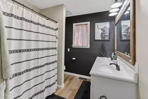 Bath - 200 Maple Street Lamar Mo 64759 St, Lamar, MO 64759 photo 2 of 2