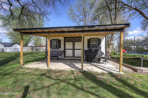 Exterior - 200 Maple Street Lamar Mo 64759 St, Lamar, MO 64759 photo 5 of 6
