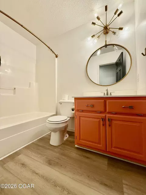 Bath - 219 Powell Drive Webb City Mo 64870 Dr, Webb City, MO 64870 photo 5 of 6