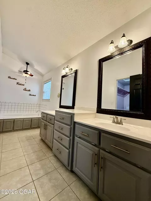 Bath - 219 Powell Drive Webb City Mo 64870 Dr, Webb City, MO 64870 photo 3 of 6