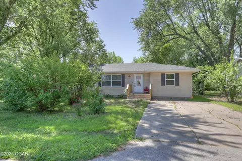 Exterior - 1211 E 16th Street Lamar Mo 64759 St, Lamar, MO 64759 photo 2 of 2