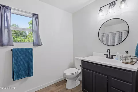 Bath - 1211 E 16th Street Lamar Mo 64759 St, Lamar, MO 64759 photo 2 of 3