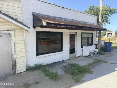 Exterior - 121 Washington Avenue Seneca Mo 64865 Ave, Seneca, MO 64865 photo 1 of 2