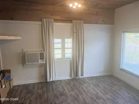 Living - 121 Washington Avenue Seneca Mo 64865 Ave, Seneca, MO 64865 photo 2 of 2
