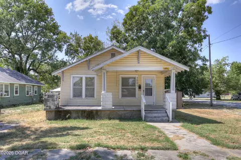 2005 Park Avenue Baxter Springs Ks 66713 Ave, Baxter Springs, KS 66713