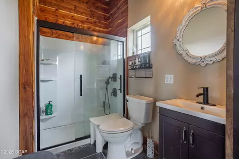 Bath - 1059 NE 100th Road Sheldon Mo 64784 Rd, Sheldon, MO 64784 photo 3 of 5