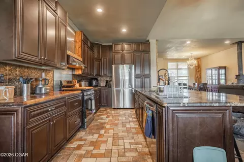 Kitchen - 1059 NE 100th Road Sheldon Mo 64784 Rd, Sheldon, MO 64784 photo 2 of 3