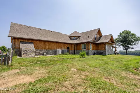 Exterior - 1059 NE 100th Road Sheldon Mo 64784 Rd, Sheldon, MO 64784 photo 6 of 13