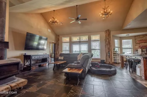Living - 1059 NE 100th Road Sheldon Mo 64784 Rd, Sheldon, MO 64784 photo 3 of 3
