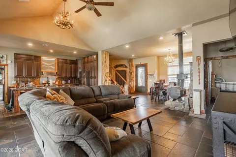 Living - 1059 NE 100th Road Sheldon Mo 64784 Rd, Sheldon, MO 64784 photo 1 of 3