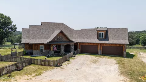 Exterior - 1059 NE 100th Road Sheldon Mo 64784 Rd, Sheldon, MO 64784 photo 3 of 13