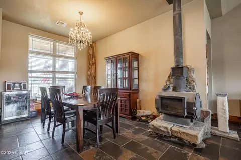 Dining - 1059 NE 100th Road Sheldon Mo 64784 Rd, Sheldon, MO 64784 photo 1 of 1