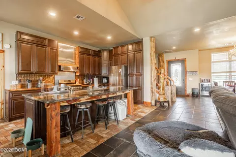 Kitchen - 1059 NE 100th Road Sheldon Mo 64784 Rd, Sheldon, MO 64784 photo 1 of 3
