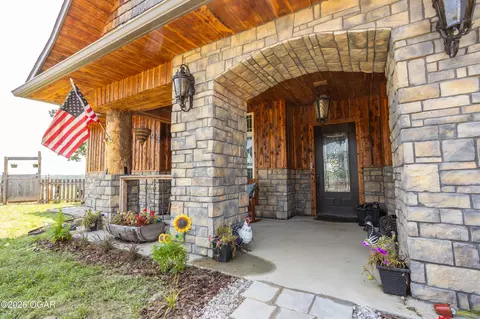 Exterior - 1059 NE 100th Road Sheldon Mo 64784 Rd, Sheldon, MO 64784 photo 8 of 13