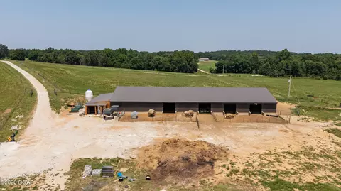 Exterior - 1059 NE 100th Road Sheldon Mo 64784 Rd, Sheldon, MO 64784 photo 2 of 13