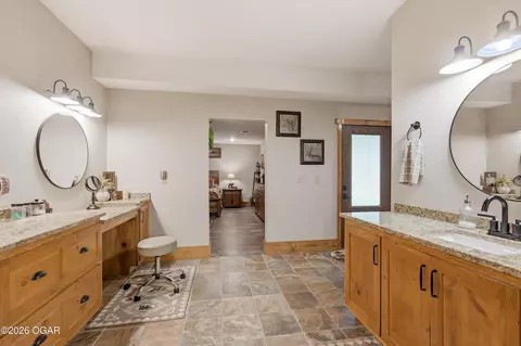 Bath - 8309 Nighthawk Road Neosho Mo 64850 Rd, Neosho, MO 64850 photo 5 of 9