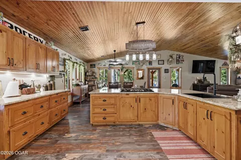 Kitchen - 8309 Nighthawk Road Neosho Mo 64850 Rd, Neosho, MO 64850 photo 4 of 7