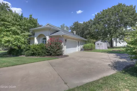 208 Wedgewood Circle Carl Junction Mo 64834 Cir, Carl Junction, MO 64834