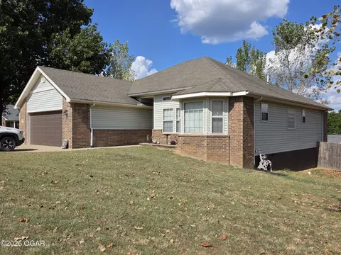1704 Rosewood Drive Neosho Mo 64850 Dr, Neosho, MO 64850