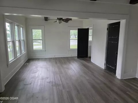 Living - 365 N Main Street Granby Mo 64844 St, Granby, MO 64844 photo 4 of 6