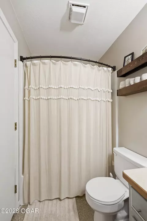Bath - 406 W 14th Street Lamar Mo 64759 St, Lamar, MO 64759 photo 1 of 4