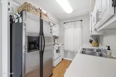 Kitchen - 406 W 14th Street Lamar Mo 64759 St, Lamar, MO 64759 photo 3 of 3