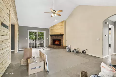 Living - 809 S 14th Avenue Ozark Mo 65721 Ave, Ozark, MO 65721 photo 3 of 3